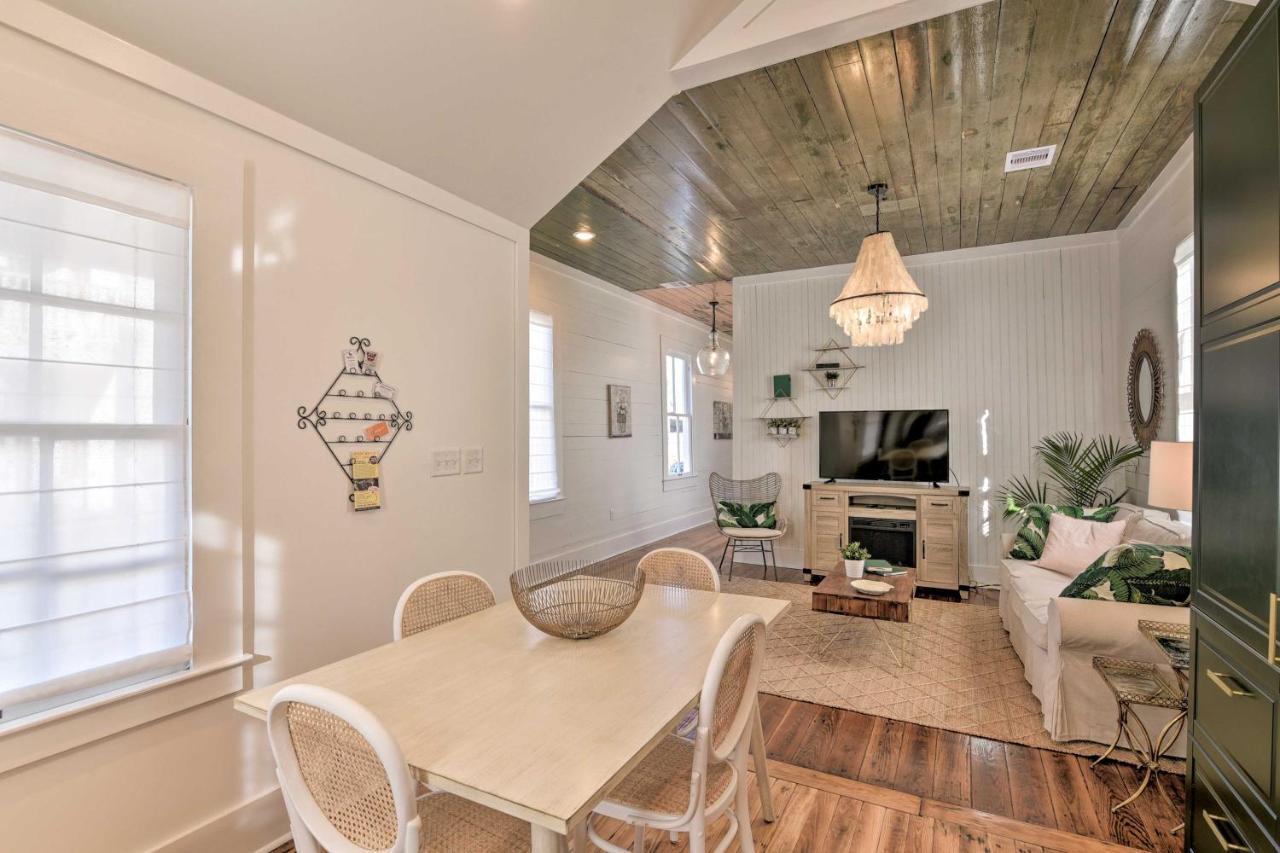 Bright Galveston Cottage Close To Beach And Strand Exterior photo